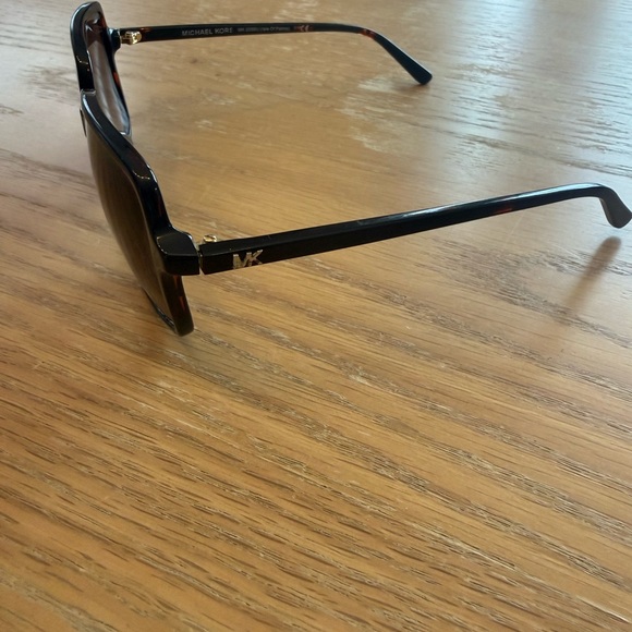 Michael Kors ISLE OF PALMS MK 2098U women’s sunglasses - Picture 10 of 11